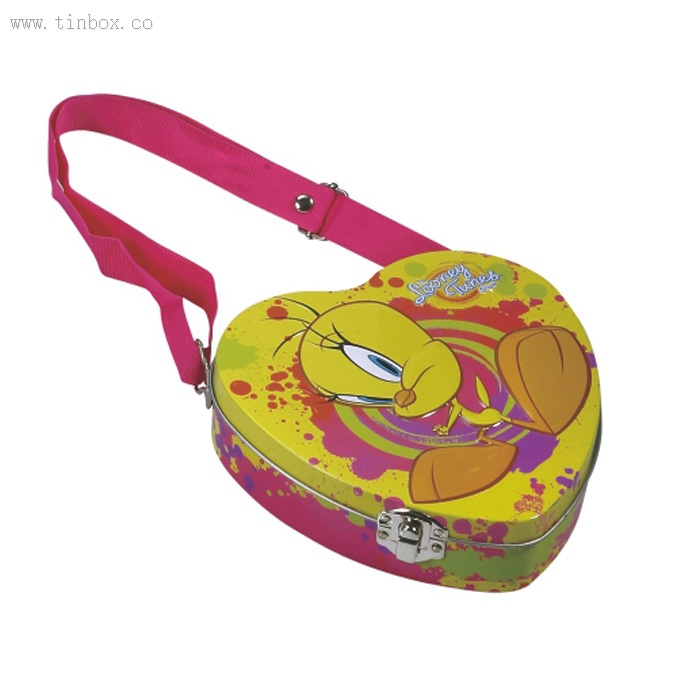 Cute heart shaped candy tin with lock and handle Cute heart shaped candy tin with lock and handle
